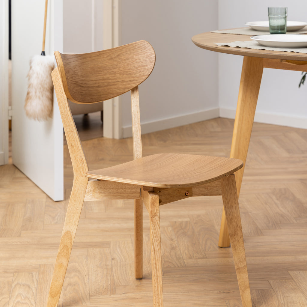 Roxby Round Dining Table in Oak 105cm includes 4 Roxby Dining Chairs in Oak
