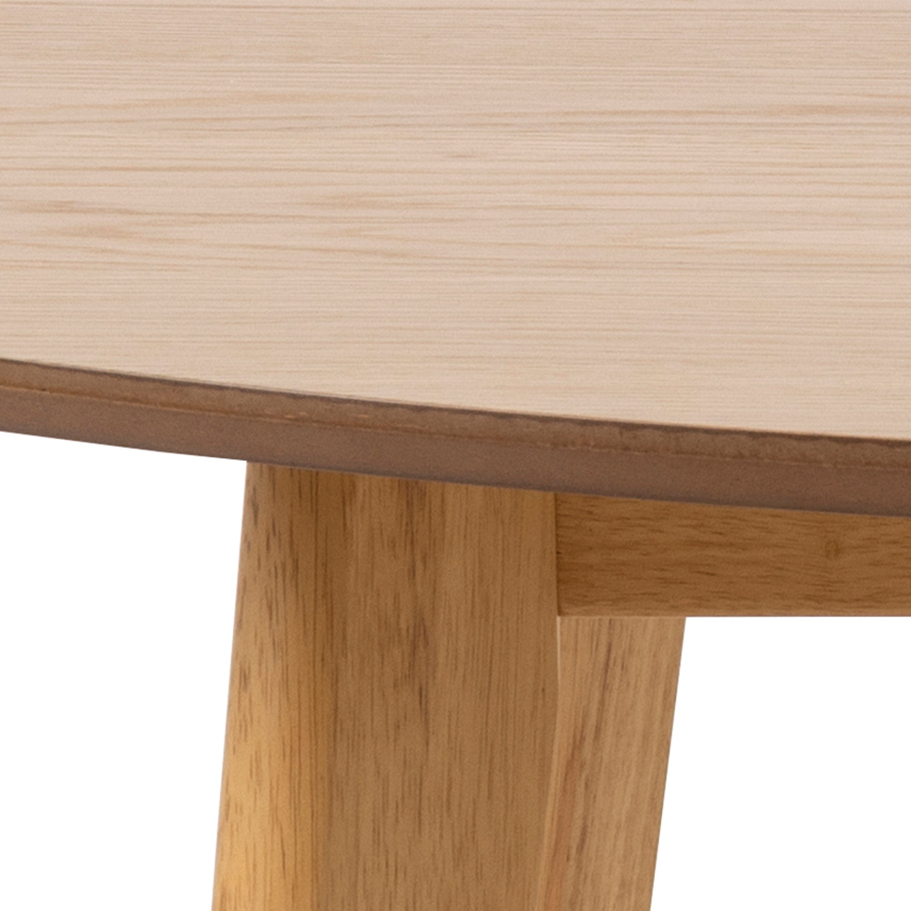 Roxby Round Dining Table in Oak 140cm