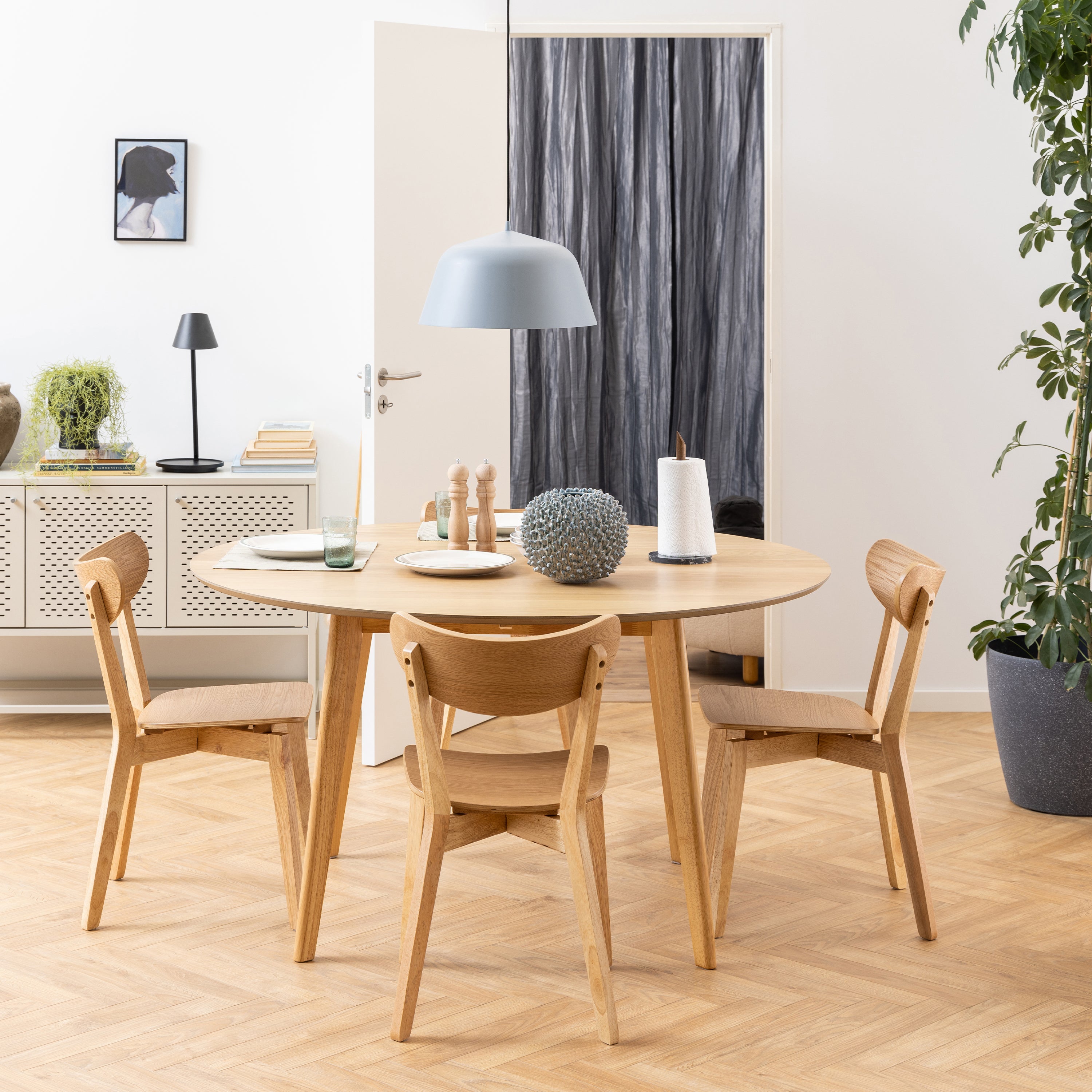 Roxby Round Dining Table in Oak 140cm includes 4 Roxby Dining Chairs in Oak